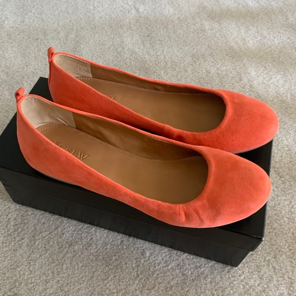 🔴 J. Crew Coral Suede Flats 7 - Picture 4 of 11